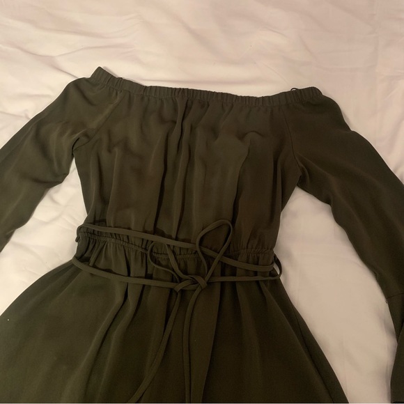 Off shoulder long sleeve khaki princess dress - Picture 7 of 10